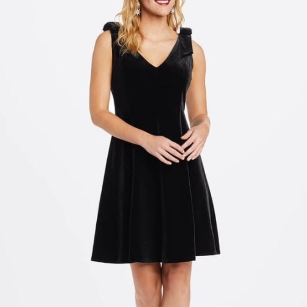 Draper James Black velvet bow shoulder fit and flare dress 4 NWT